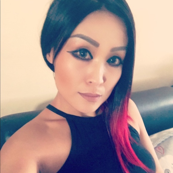 Meet your Posher, Bernadette - Picture 2 of 8